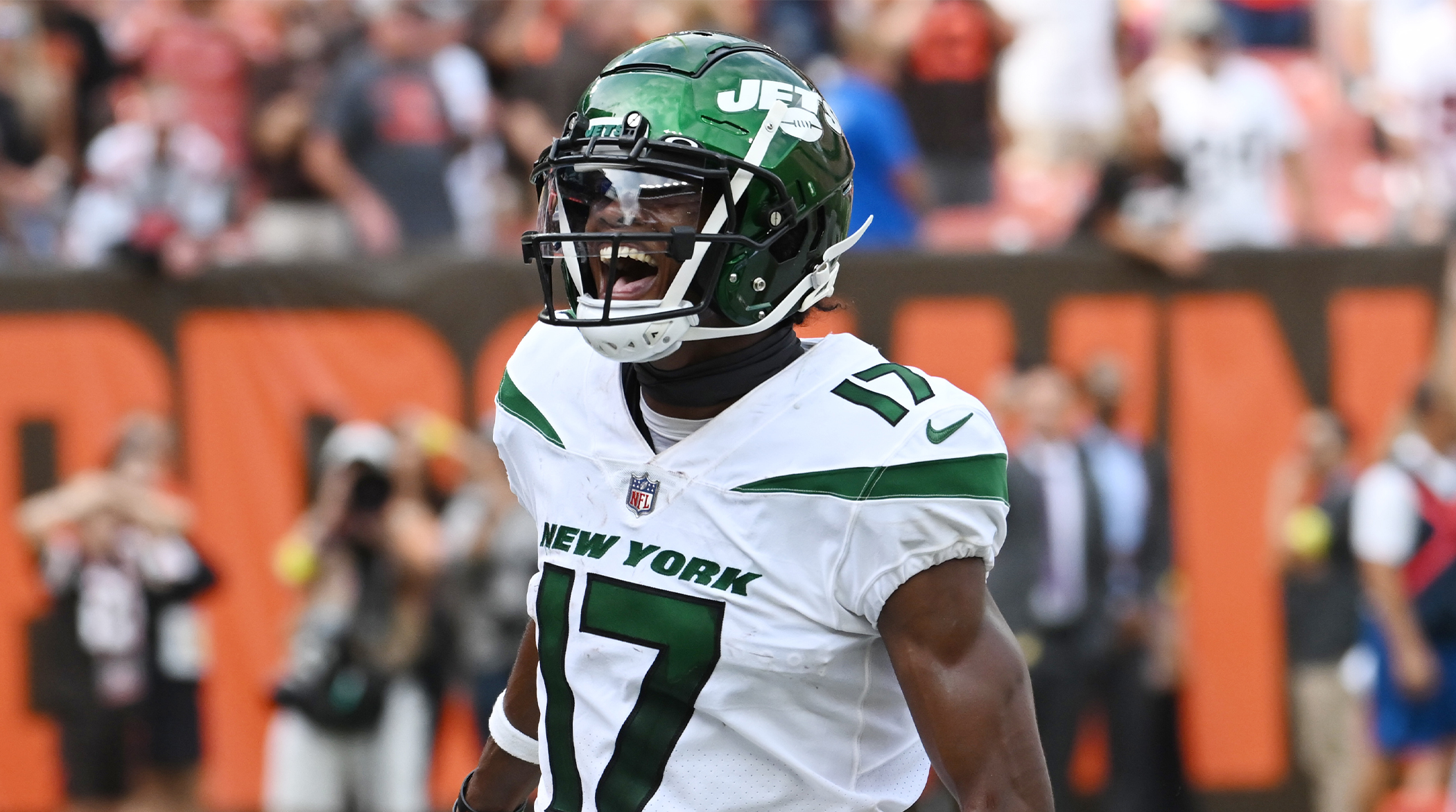 New York Jets wide receiver Garrett Wilson (17) practices before a  preseason NFL football game against the New York Giants, Sunday, Aug. 28,  2022, in East Rutherford, N.J. (AP Photo/Adam Hunger Stock