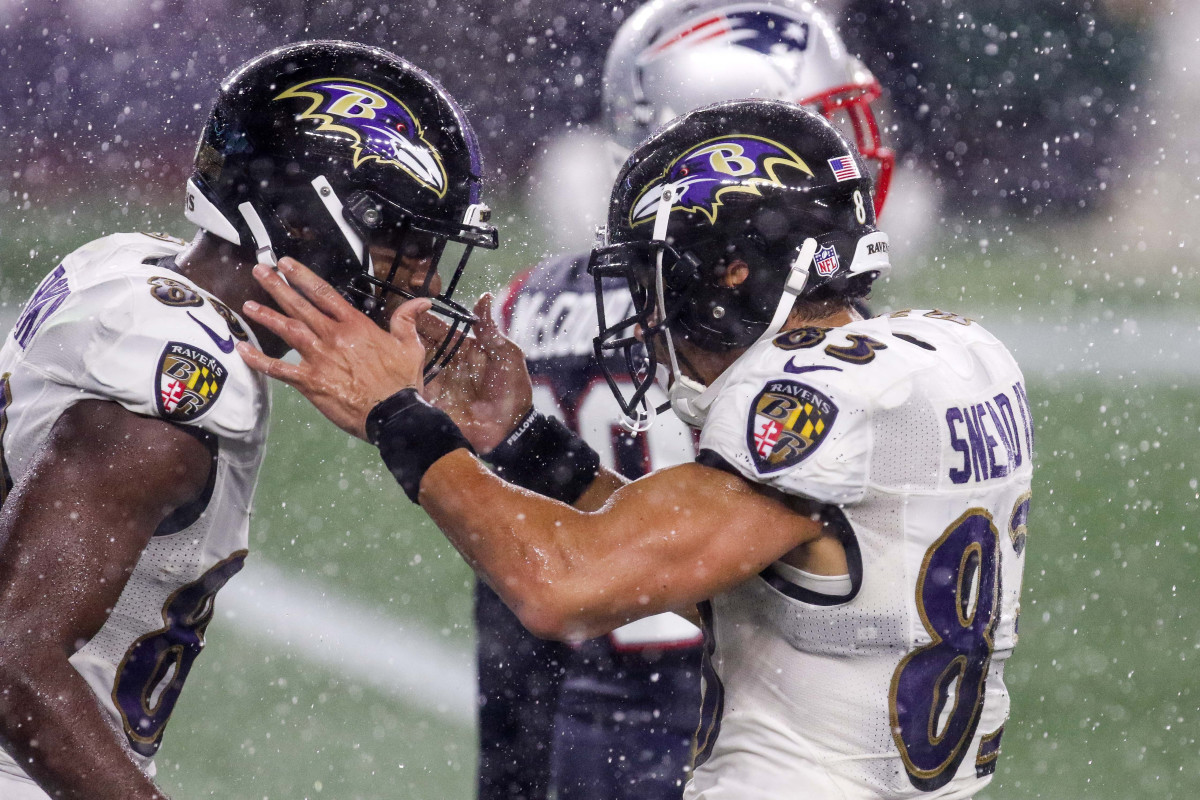 Game Predictions: Many experts predicting New England's first loss in  Patriots-Ravens matchup