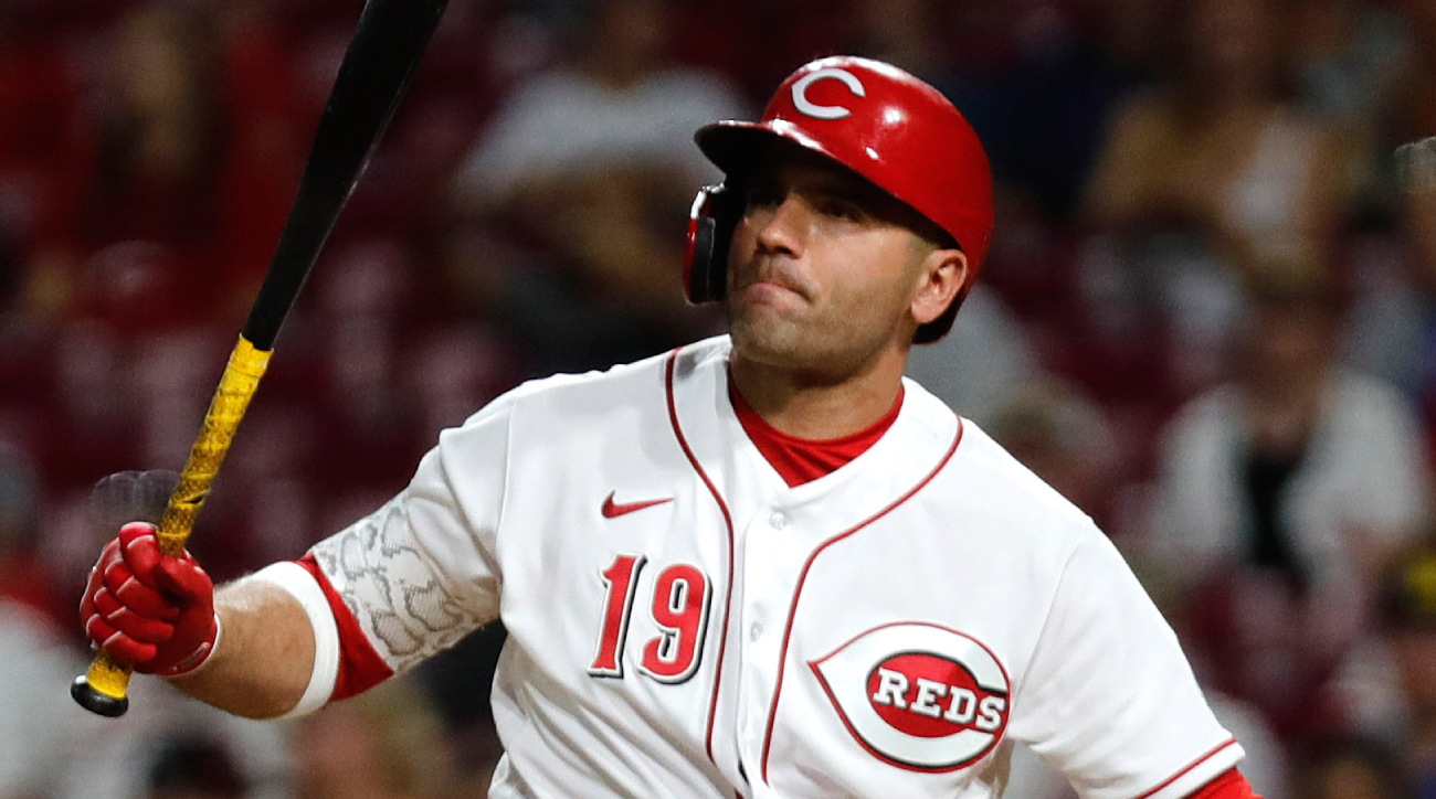 Joey Votto's 2023 debut has Reds fans hyped