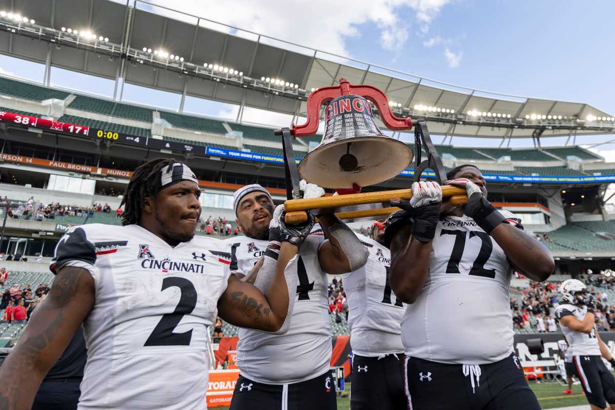 No. 8/10 Football Opens 2021 With 125th Battle For The Victory Bell -  University of Cincinnati Athletics