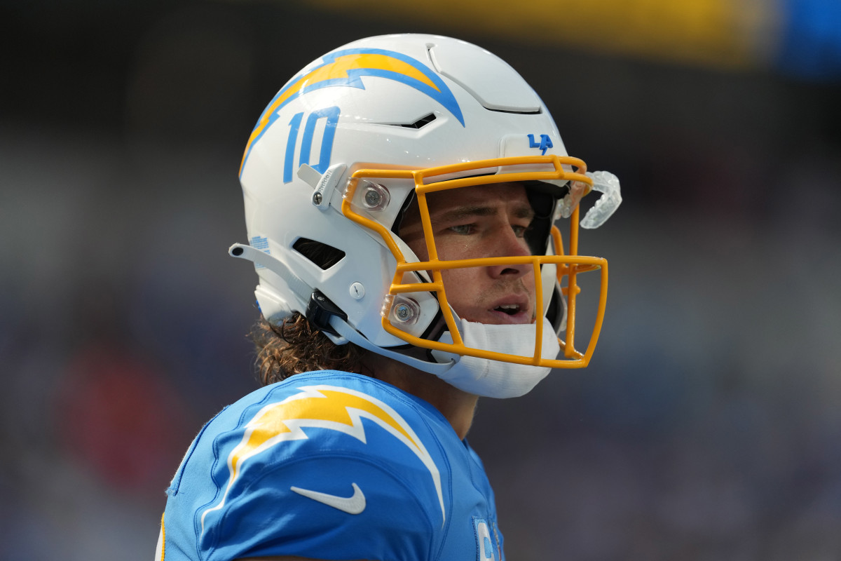 Los Angeles Chargers at Arizona Cardinals Game Day Betting Odds: Week 12  Point Spread, Moneyline, Over/Under - Sports Illustrated Los Angeles  Chargers News, Analysis and More