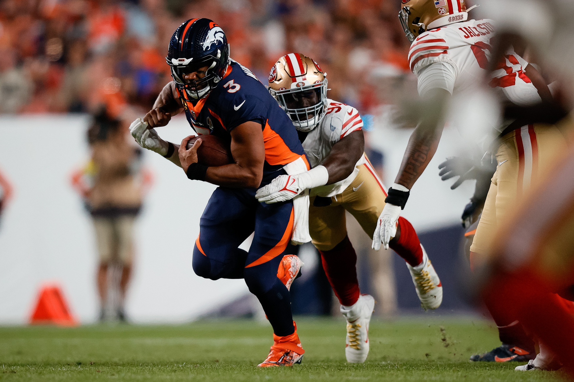 Russell Wilson struggles but has one clutch drive to lead Broncos over 49ers