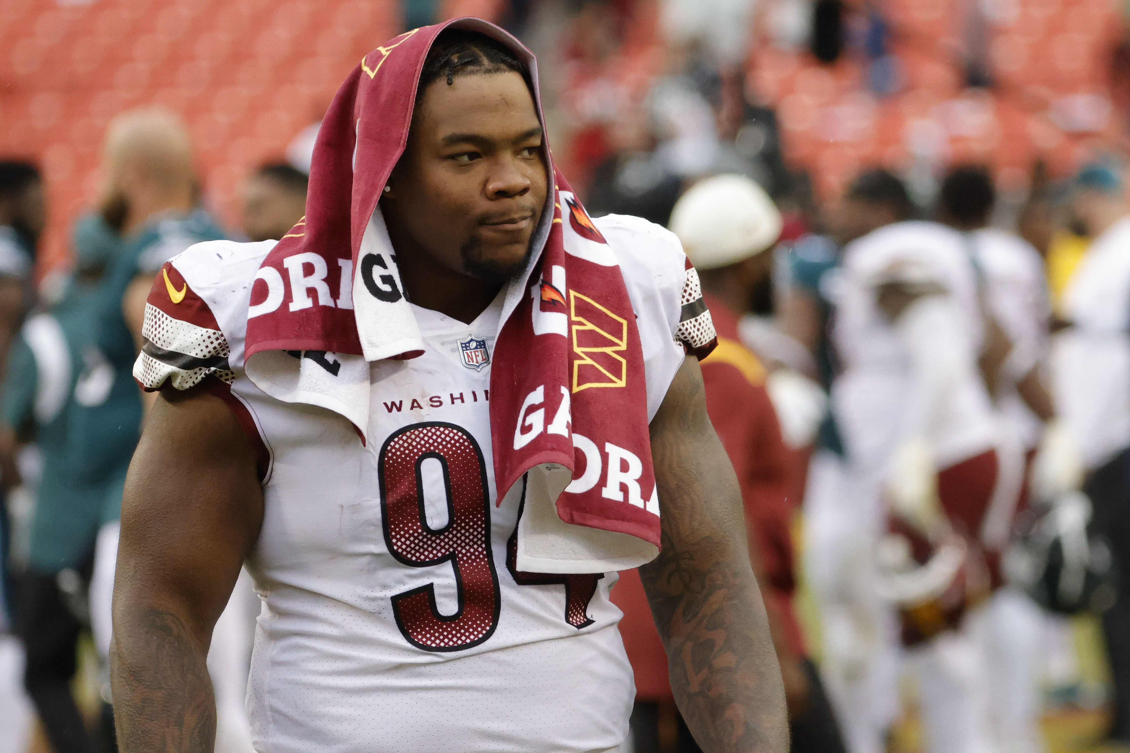 Washington Commanders defensive tackle Daron Payne (94) waits against the  New York Giants during an NFL football game Sunday, Dec. 4, 2022, in East  Rutherford, N.J. (AP Photo/Adam Hunger Stock Photo - Alamy