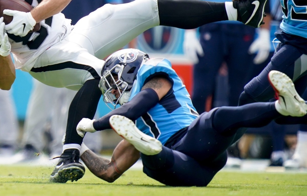 Tennessee Titans safety Amani Hooker (37) readies to defend during their  game against the Indianapolis Colts Sunday, Oct. 23, 2022, in Nashville,  Tenn. (AP Photo/Wade Payne Stock Photo - Alamy