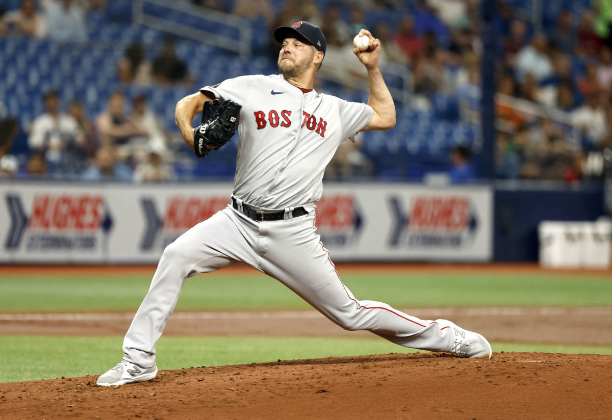 Red Sox retire the 42 pitching placard from the Green Monster, sign it,  and present it to Mariano : r/baseball