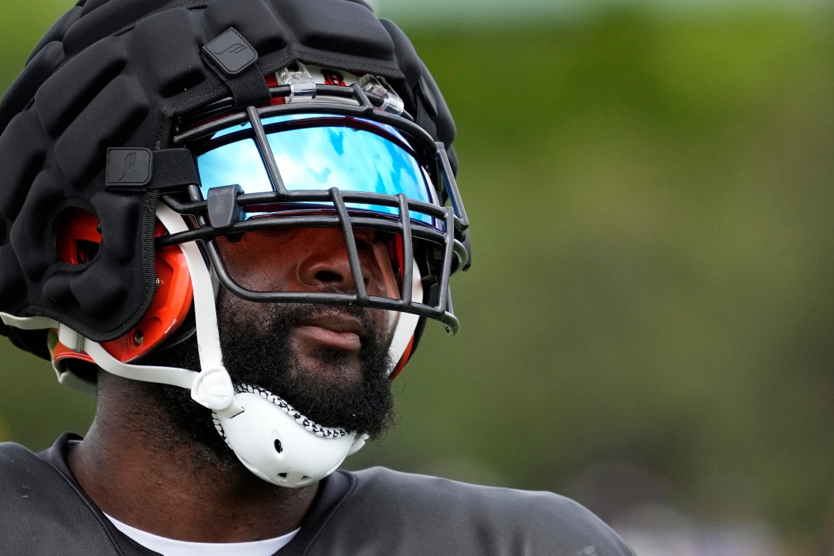 Cincinnati Bengals linebacker Germaine Pratt (57) looks on after an NFL  football game against the Jacksonville Jaguars, Thursday, Sept. 30, 2021,  in Cincinnati. (AP Photo/Emilee Chinn Stock Photo - Alamy