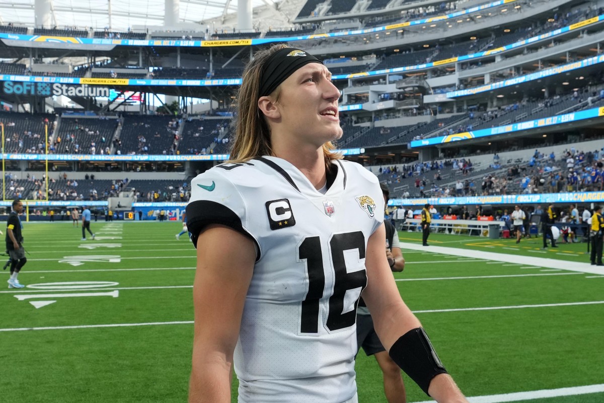 Former Clemson Star Trevor Lawrence Moves on From Meyer, Keeps