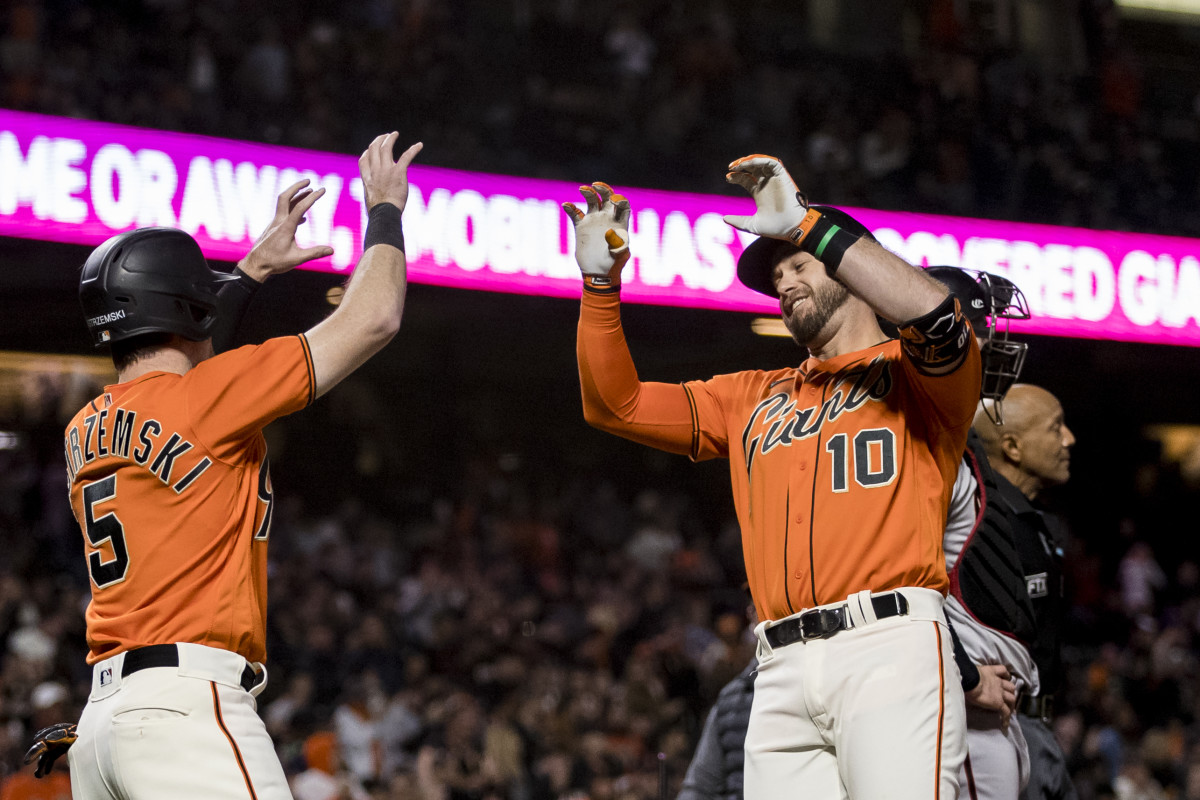 SF Giants: Evan Longoria out for season with right thumb fracture - Sports  Illustrated San Francisco Giants News, Analysis and More