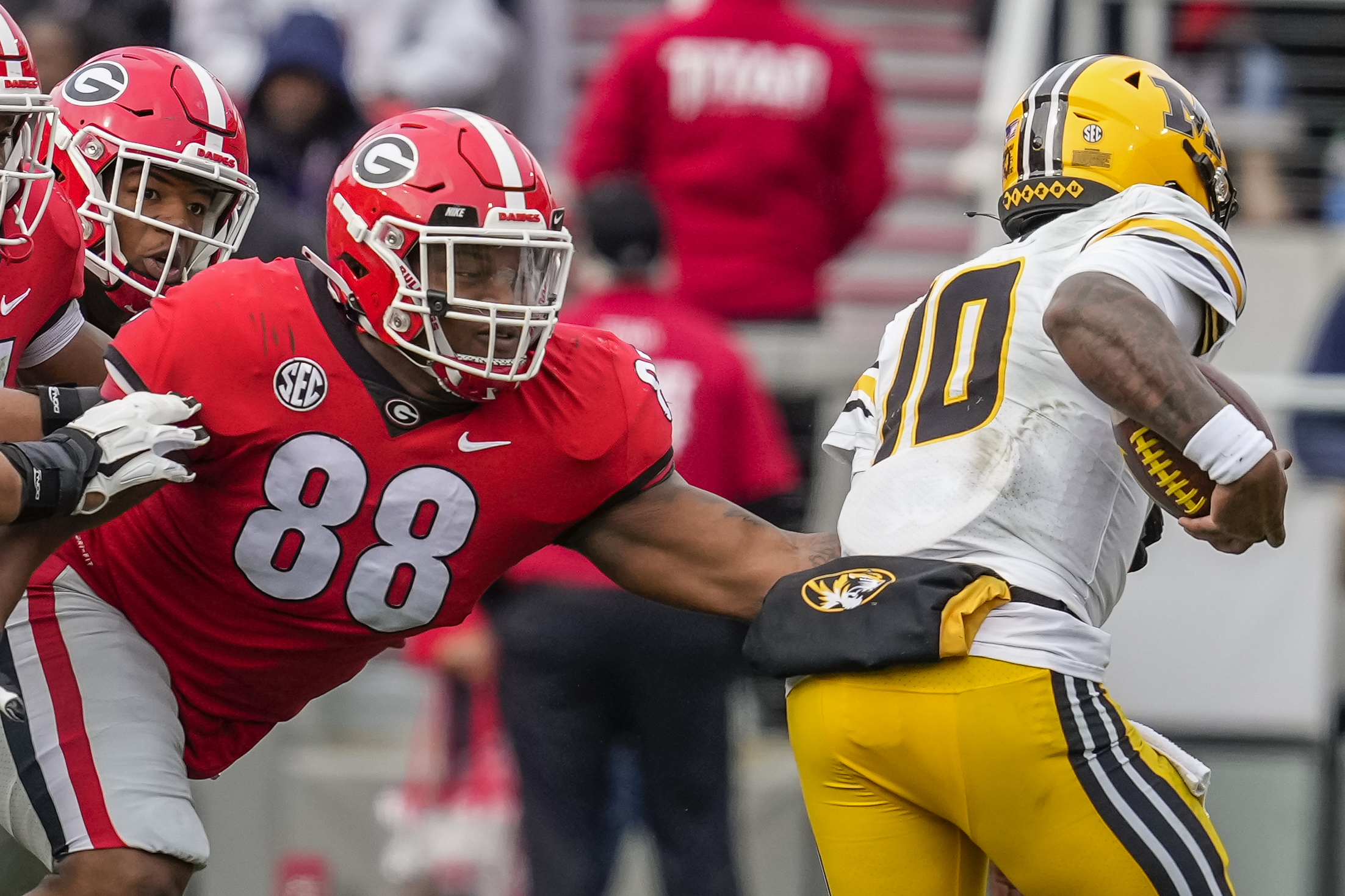 WATCH and Mizzou Players Get Chippy During Warmups Sports