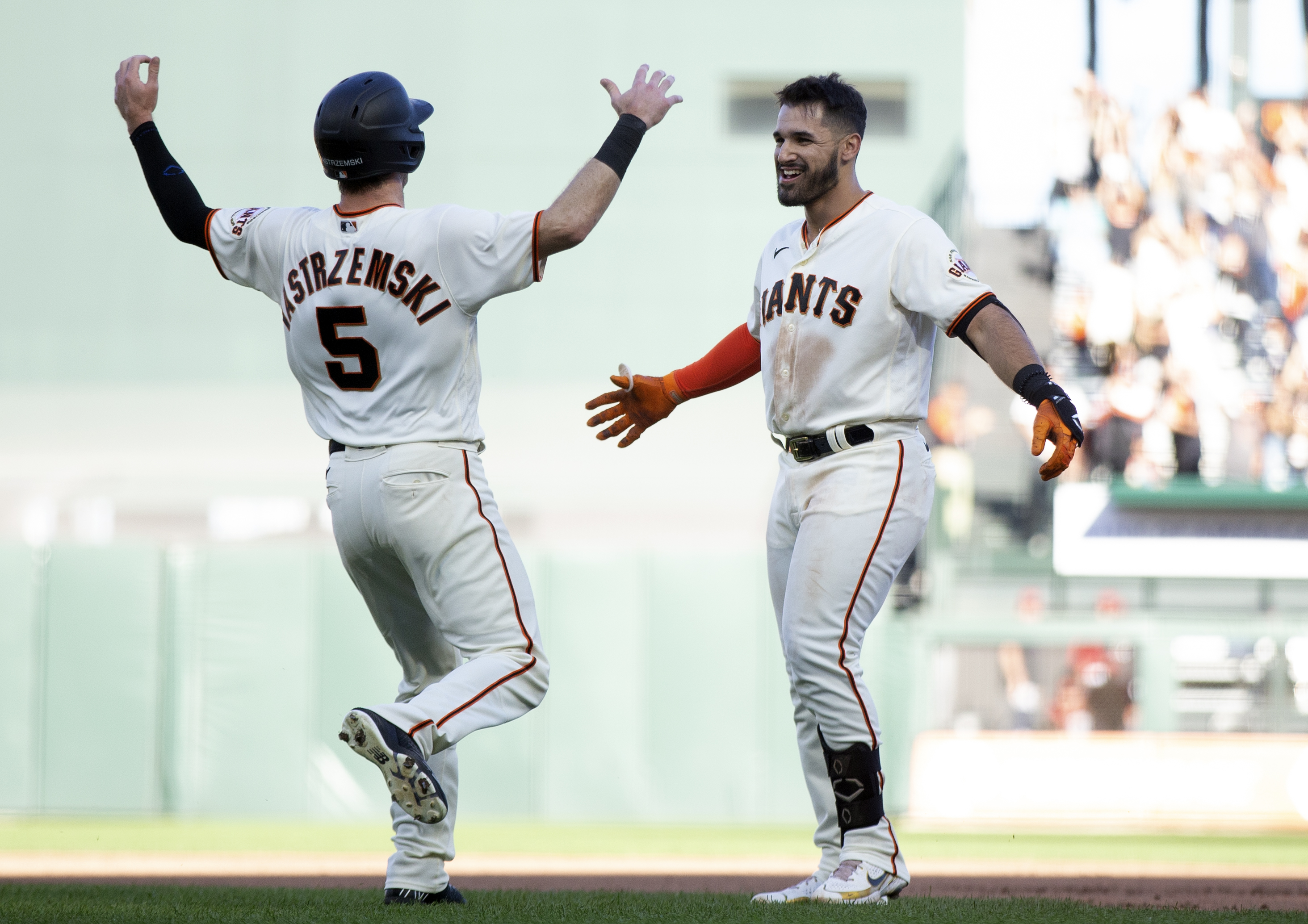 SF Giants: Wilmer Flores wins 2022 Willie Mac Award - Sports