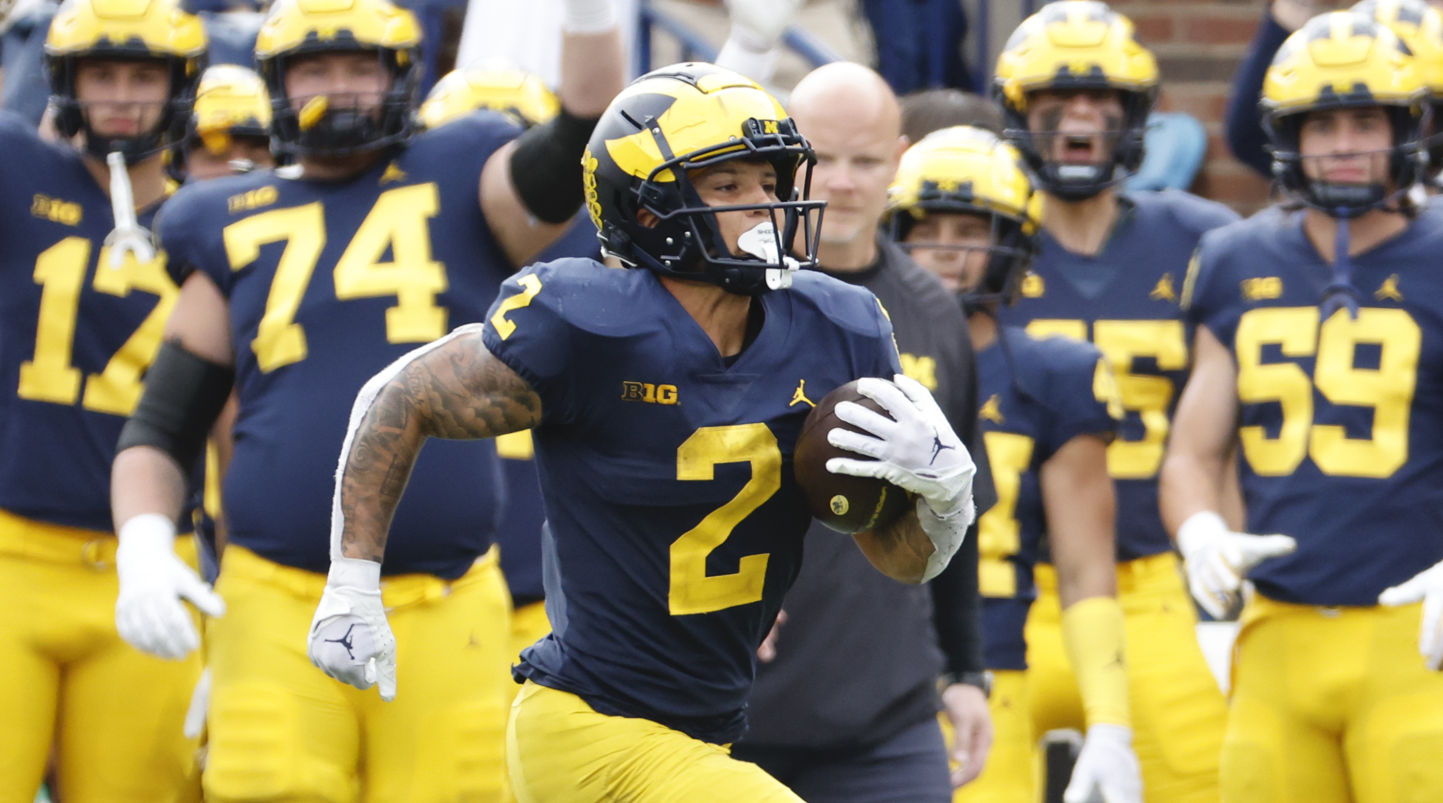 Sports Illustrated Names College Football's Best New Uniform Of 2023 - The  Spun: What's Trending In The Sports World Today