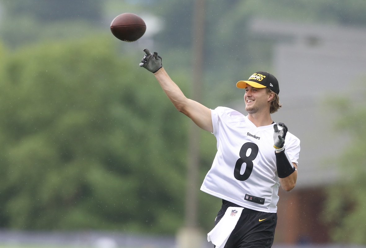 What makes Steelers QB Kenny Pickett so effective in the pocket, Pro  Football Talk