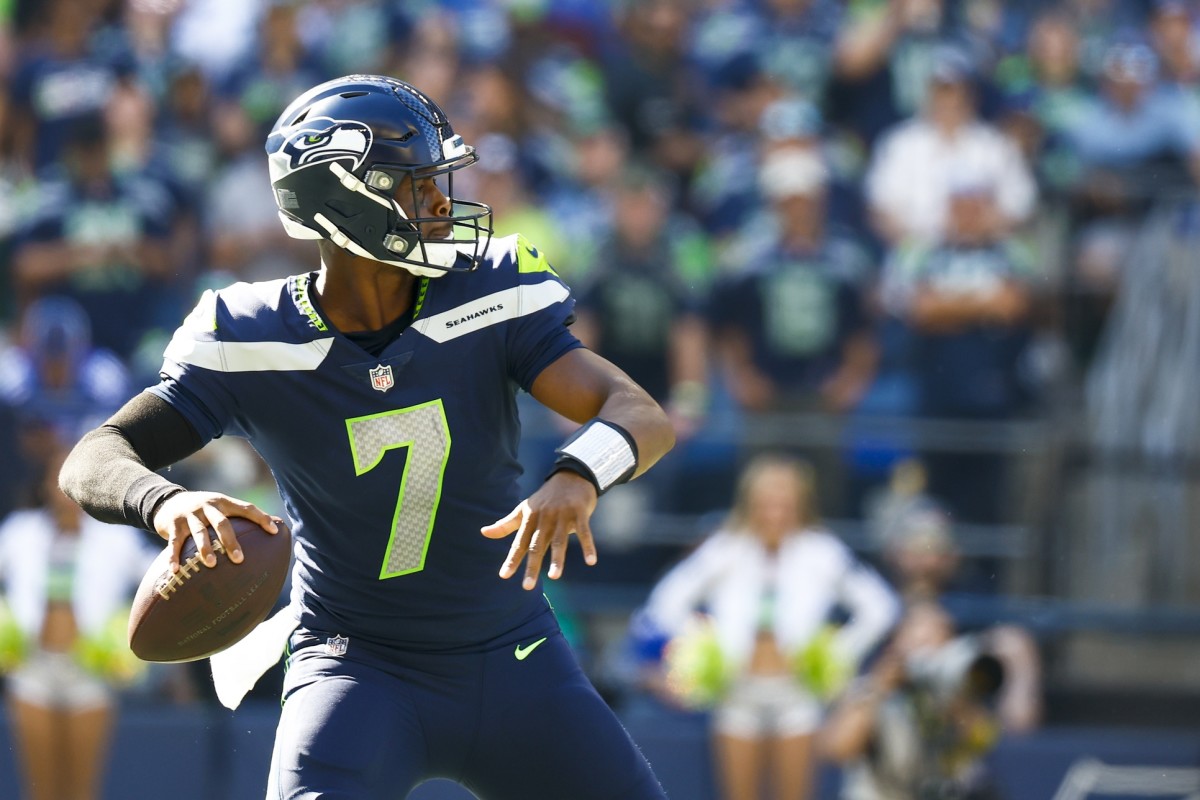 Geno Smith Showcases 'New' Seahawks Throwback Uniform - Sports Illustrated  West Virginia Mountaineers News, Analysis and More