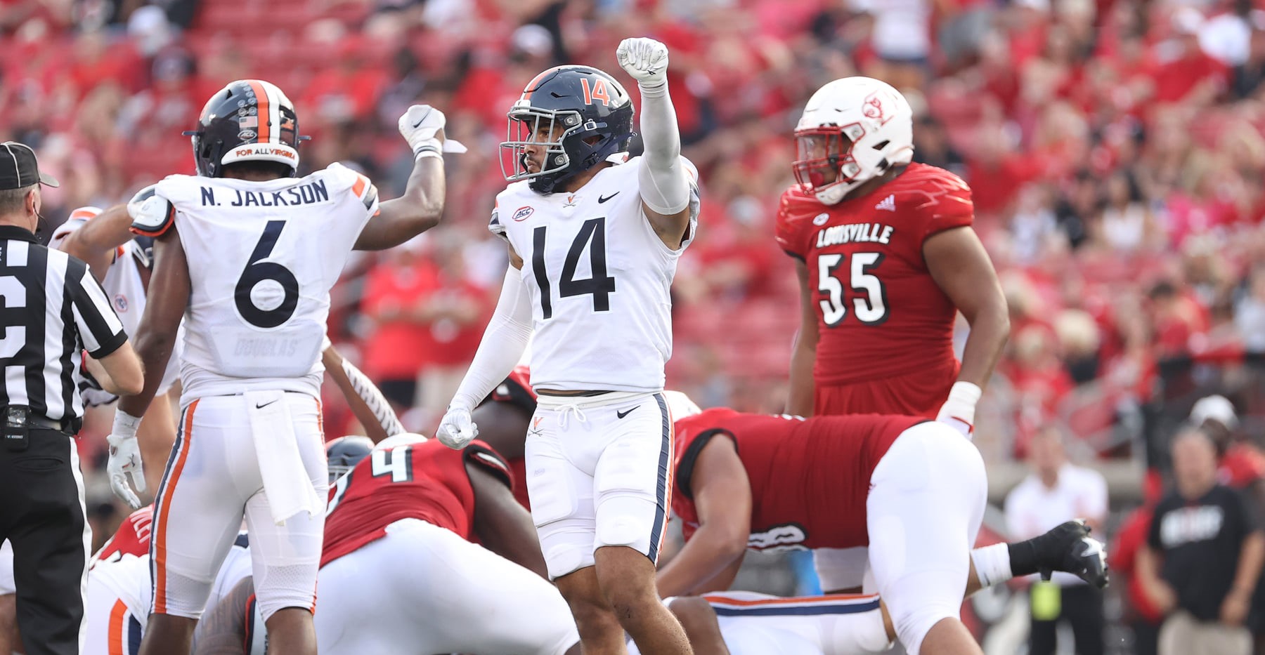 Stat Comparison: Virginia Cavaliers vs. Louisville Cardinals Football