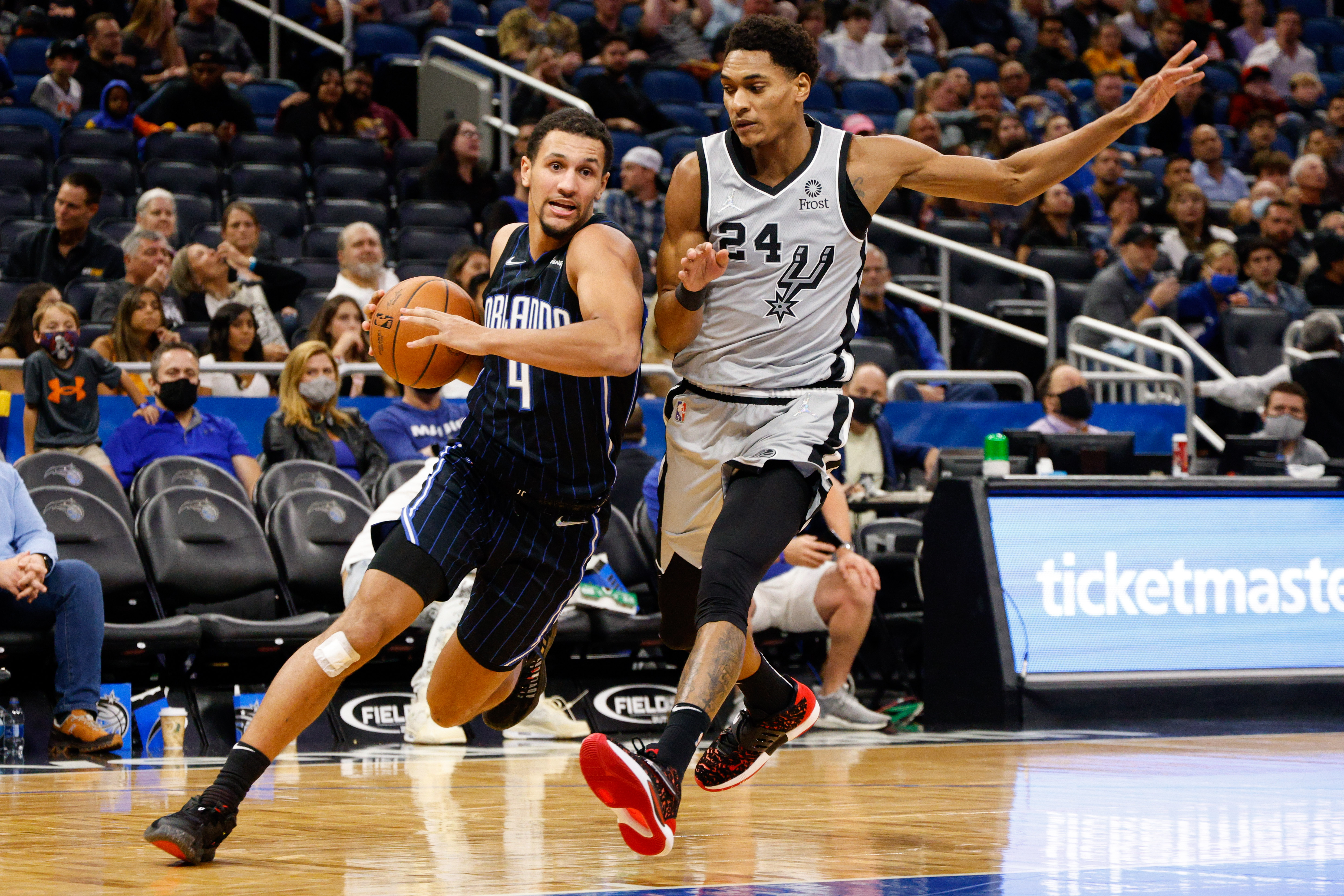 NBA: Spurs visit Magic in match of struggling teams