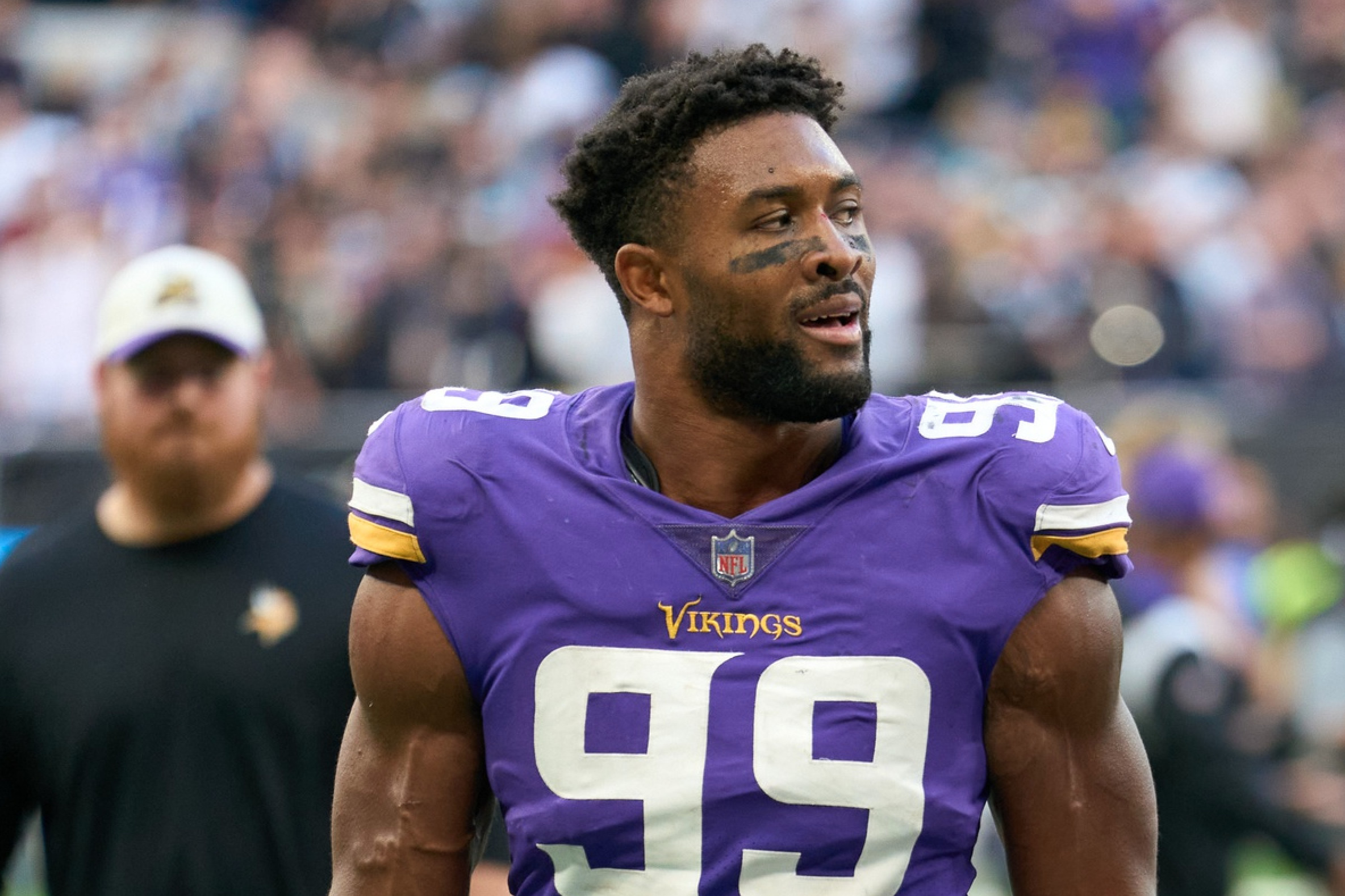 A Bears-Vikings Danielle Hunter Trade Isn't As Crazy As You Might Think -  Bleacher Nation