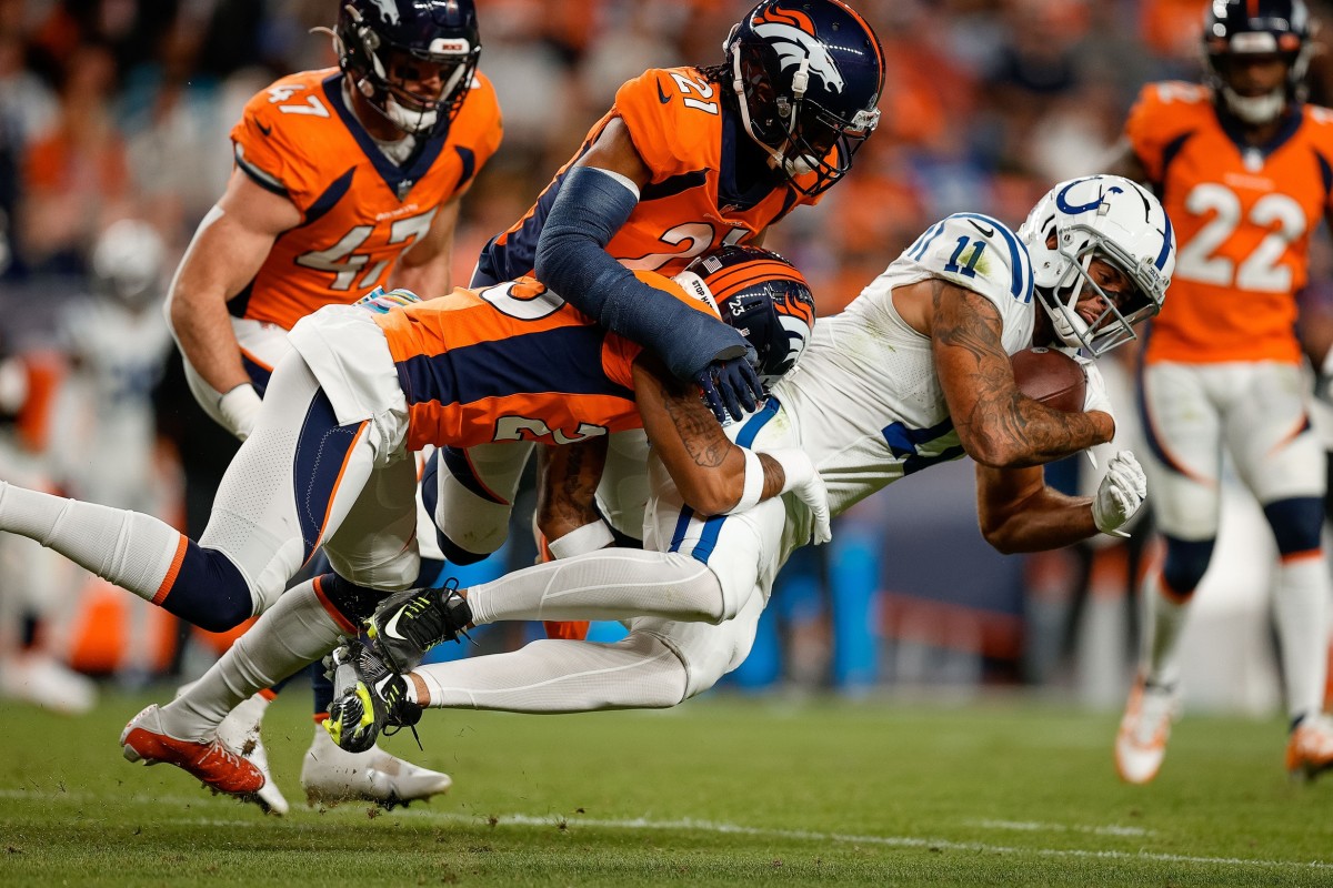 Denver Broncos Linebacker Aaron Patrick (94) warms up before playing  against the Los Angeles Chargers in an NFL football game, Monday, Oct. 17,  2022, in Inglewood, Calif. (AP Photo/Jeff Lewis Stock Photo - Alamy