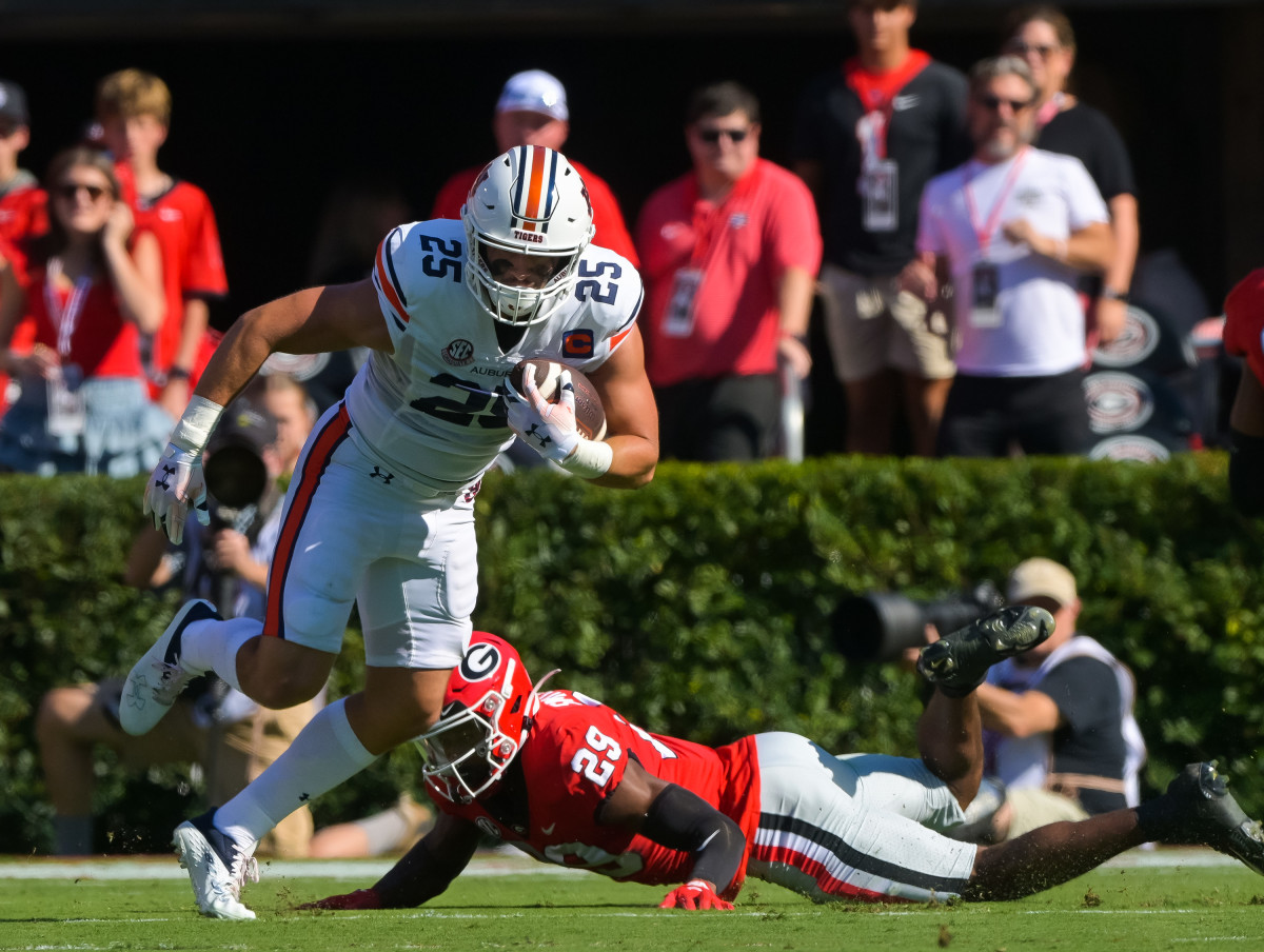 John Samuel Shenker carries the ball vs Georgia.