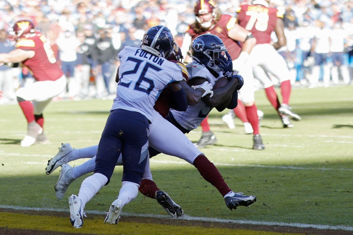 Tennessee Titans linebacker David Long Jr. (51) intercepts a pass on the goal line against the Washington Commanders in the closing seconds of the fourth quarter at FedExField.