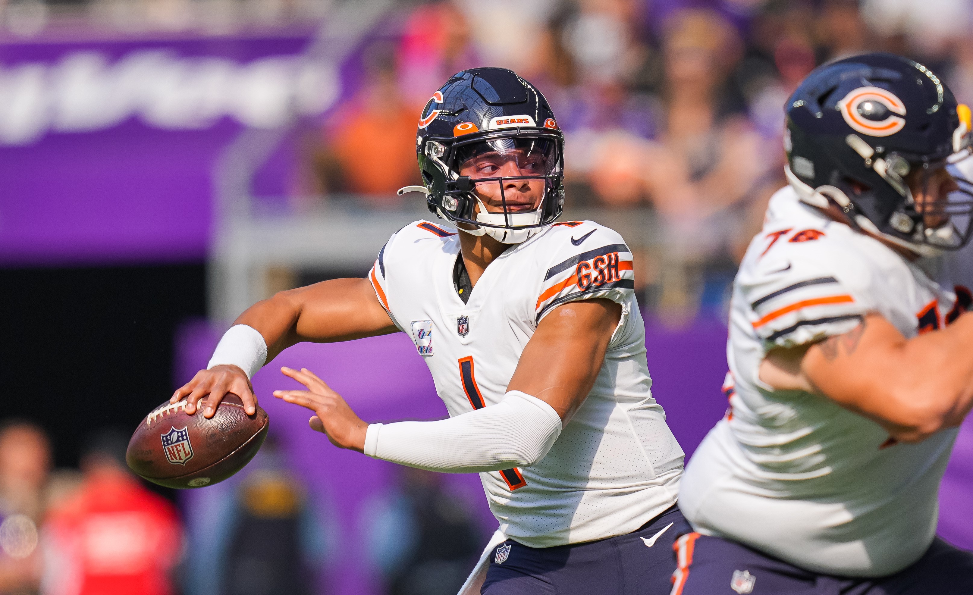 Justin Fields pushes Chicago Bears passing game into gear - Sports