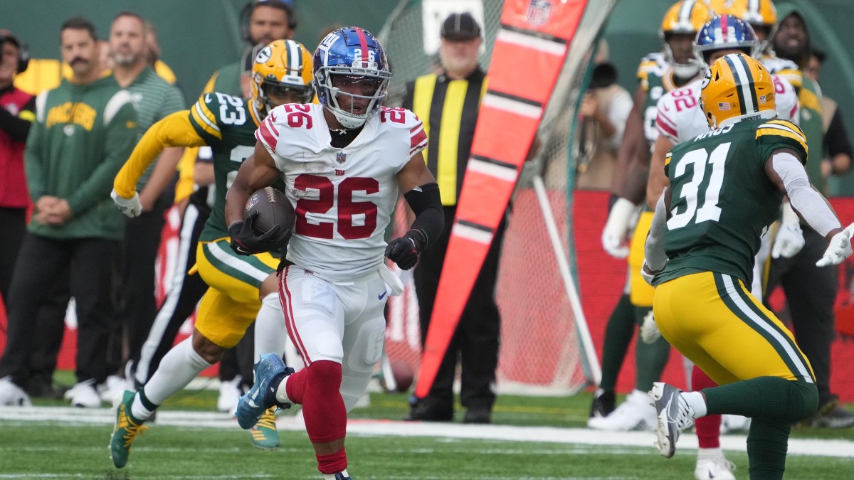 Packers collapse in second half in London, lose to Giants 27-22 - Acme  Packing Company