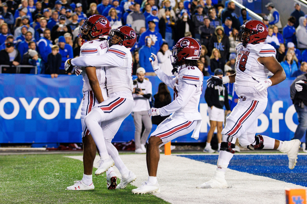 South Carolina Gamecocks Earn Clean Bill Of Health On Injury Report ...