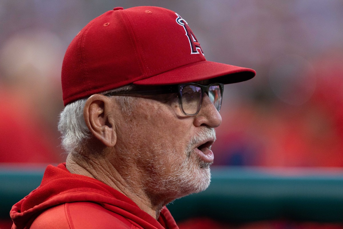 Angels' Joe Maddon's displays compassion at Rescue Mission - Los