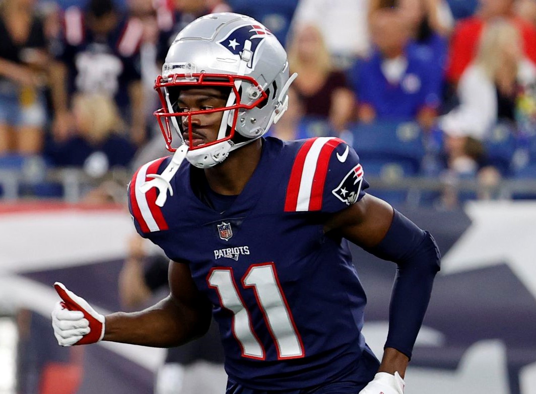 New England Patriots Quarterback Mac Jones Among '3 to Watch' vs. Miami  Dolphins - Sports Illustrated New England Patriots News, Analysis and More