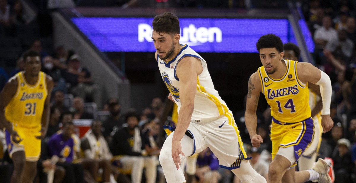 Golden State Warriors guard Ty Jerome (10)dribbles away from Los Angeles Lakers guard Scotty Pippen Jr. (14) after stealing the ball during the fourth quarter at Chase Center.