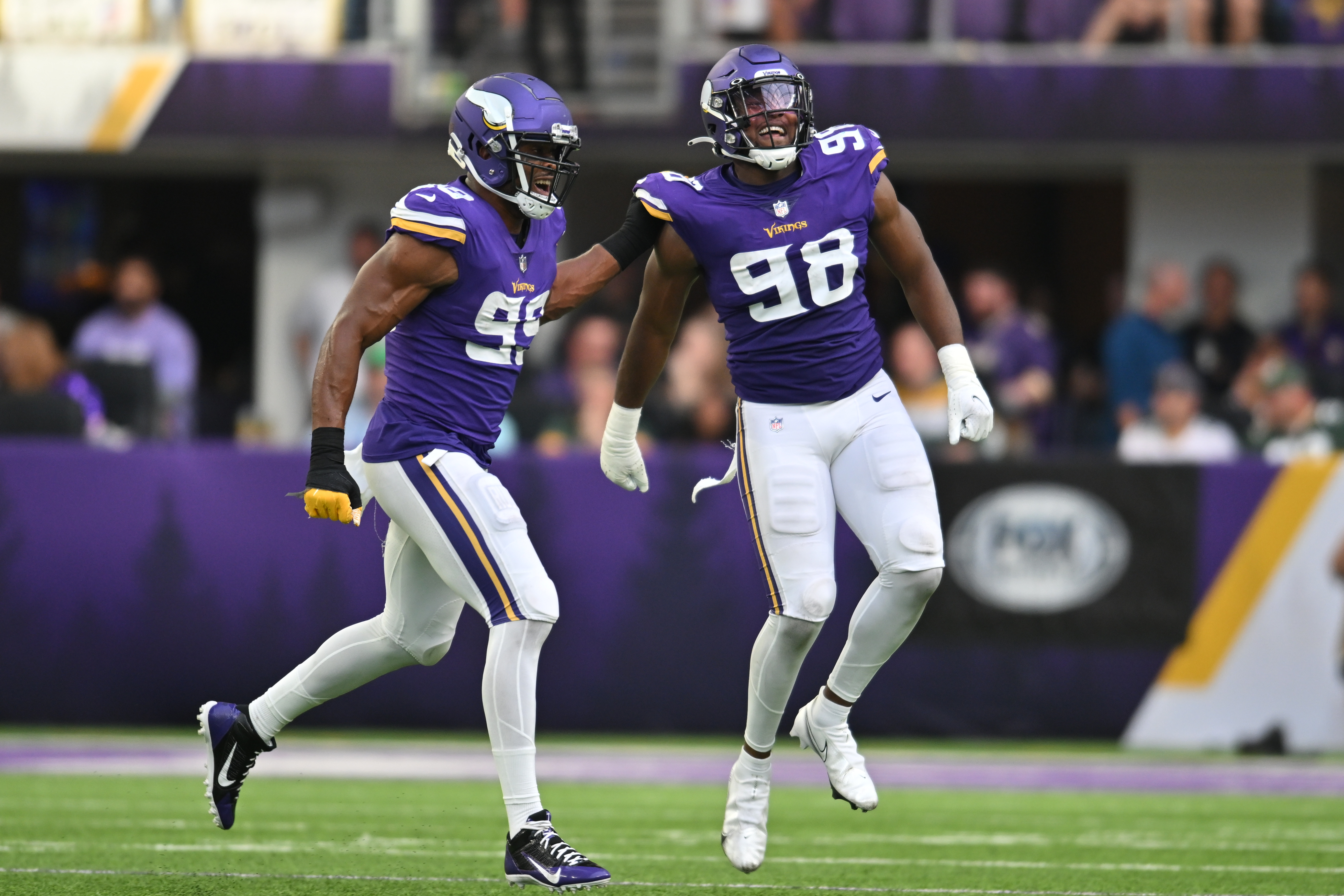 Vikings DE D.J. Wonnum takes 1st-team reps in practice