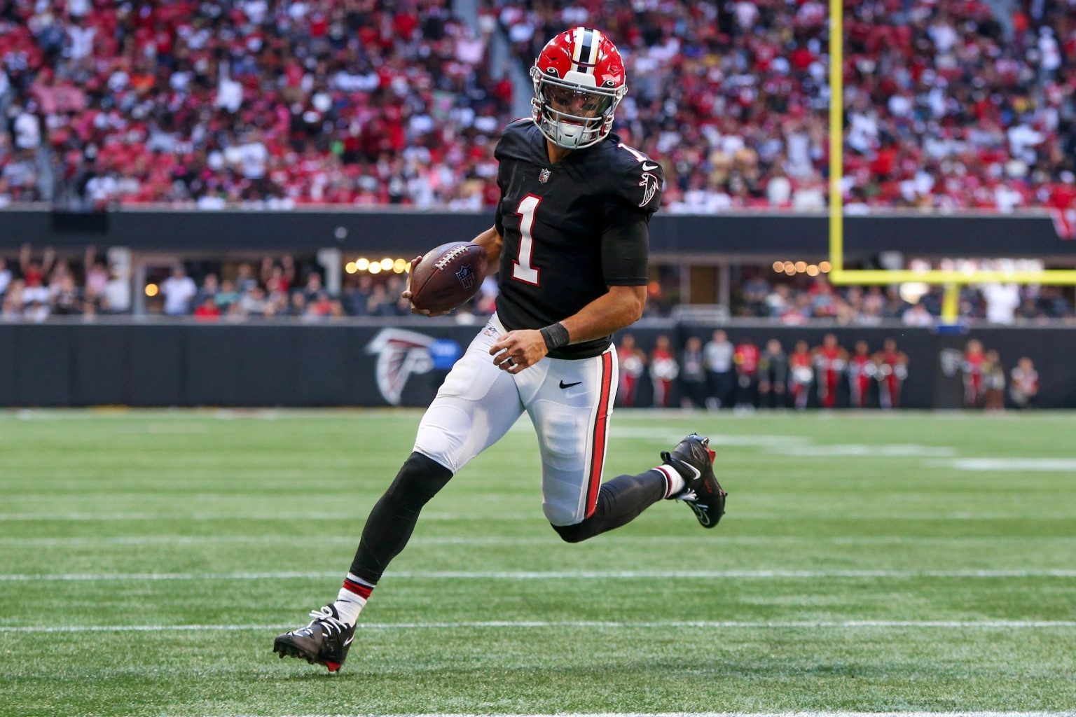 Marcus Mariota shows his wheels scoring TD in Falcons preseason opener