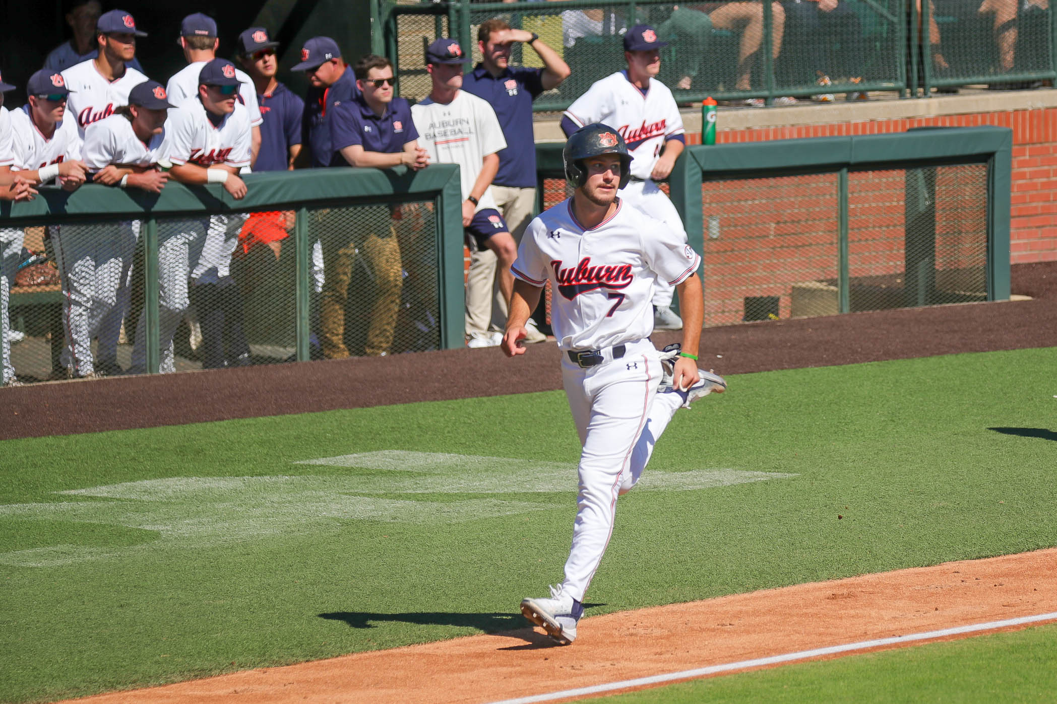 Foster's three-homer night leads No. 14 Auburn to blowout of