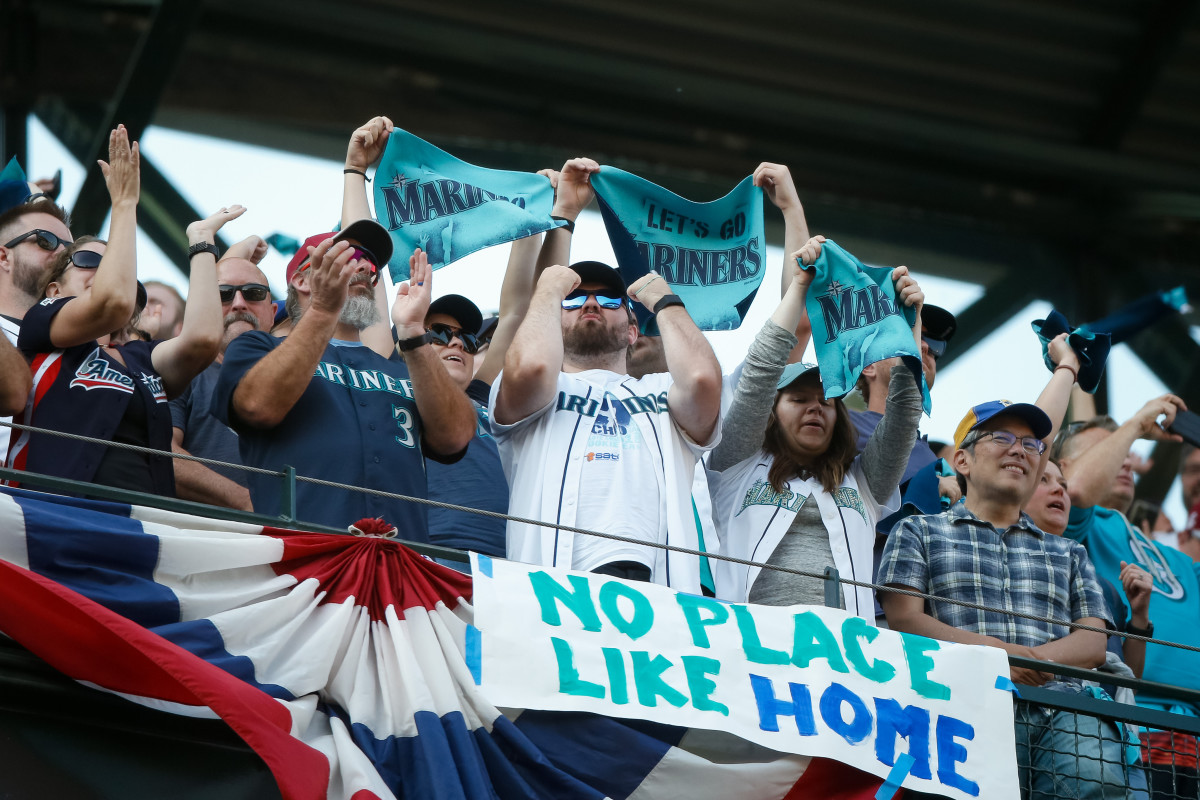 No place like home: Texas Rangers fans hopeful for ALCS sweep against the  Houston Astros