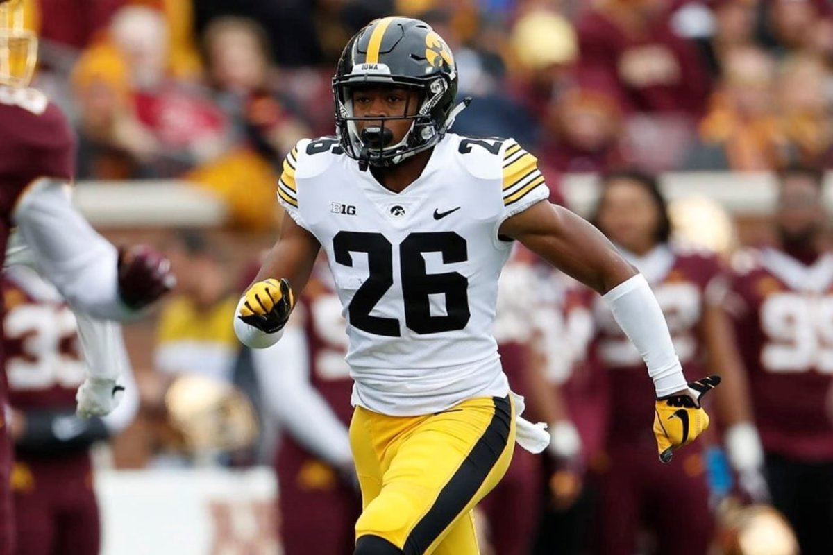 Iowa Football: CBS says 'trust the tape' with Kaevon Merriweather