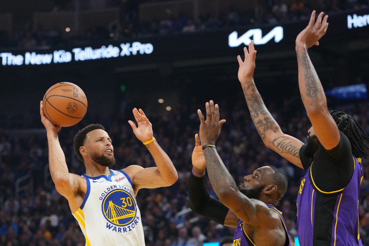 Steph Curry, LeBron James Top NBA Jersey Sales; Lakers No. 1 in