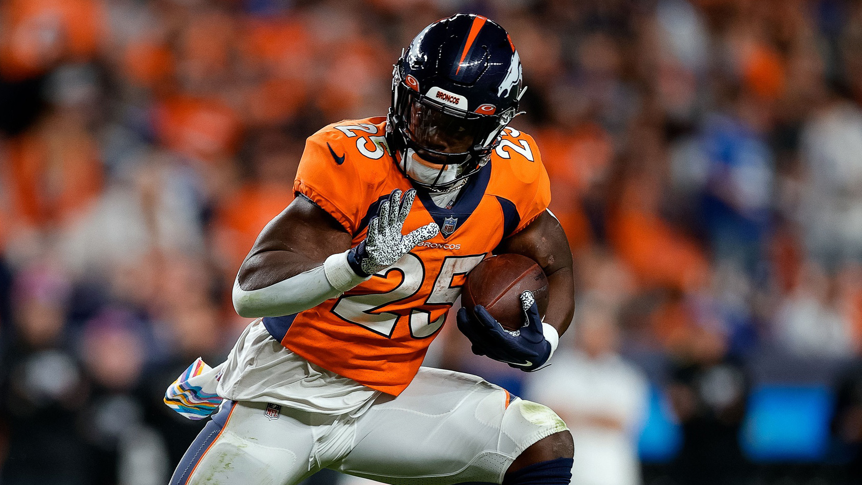 DraftKings Sportsbook on X: Drop your predictions on first TD scorer for  Colts vs Broncos. We'll start: Melvin Gordon III (+600) #INDvsDEN