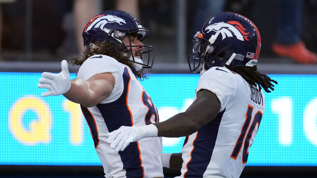 NFL: Denver Broncos twice come from behind to beat Jacksonville Jaguars  21-17 at Wembley - BBC Sport