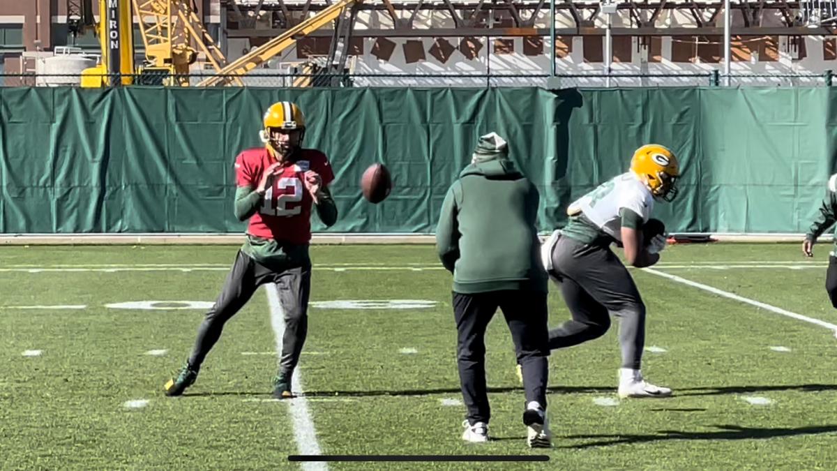 Watch Packers Qb Aaron Rodgers Returns To Practice Sports