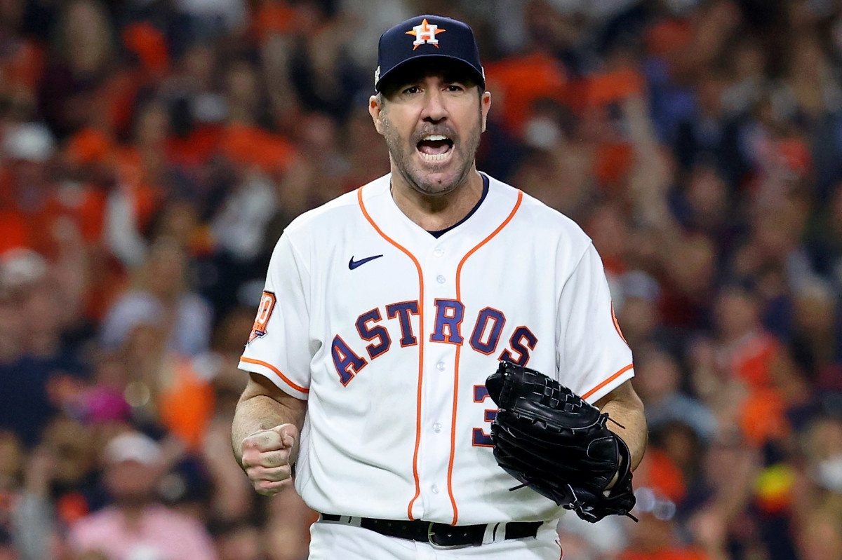 Houston Astros fans amazed by Justin Verlander joining Roger Clemens as  only pitchers to start a World Series game in 3 different decades