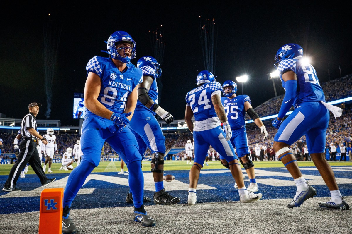 Kentucky Football Midseason Report Card Sports Illustrated Kentucky