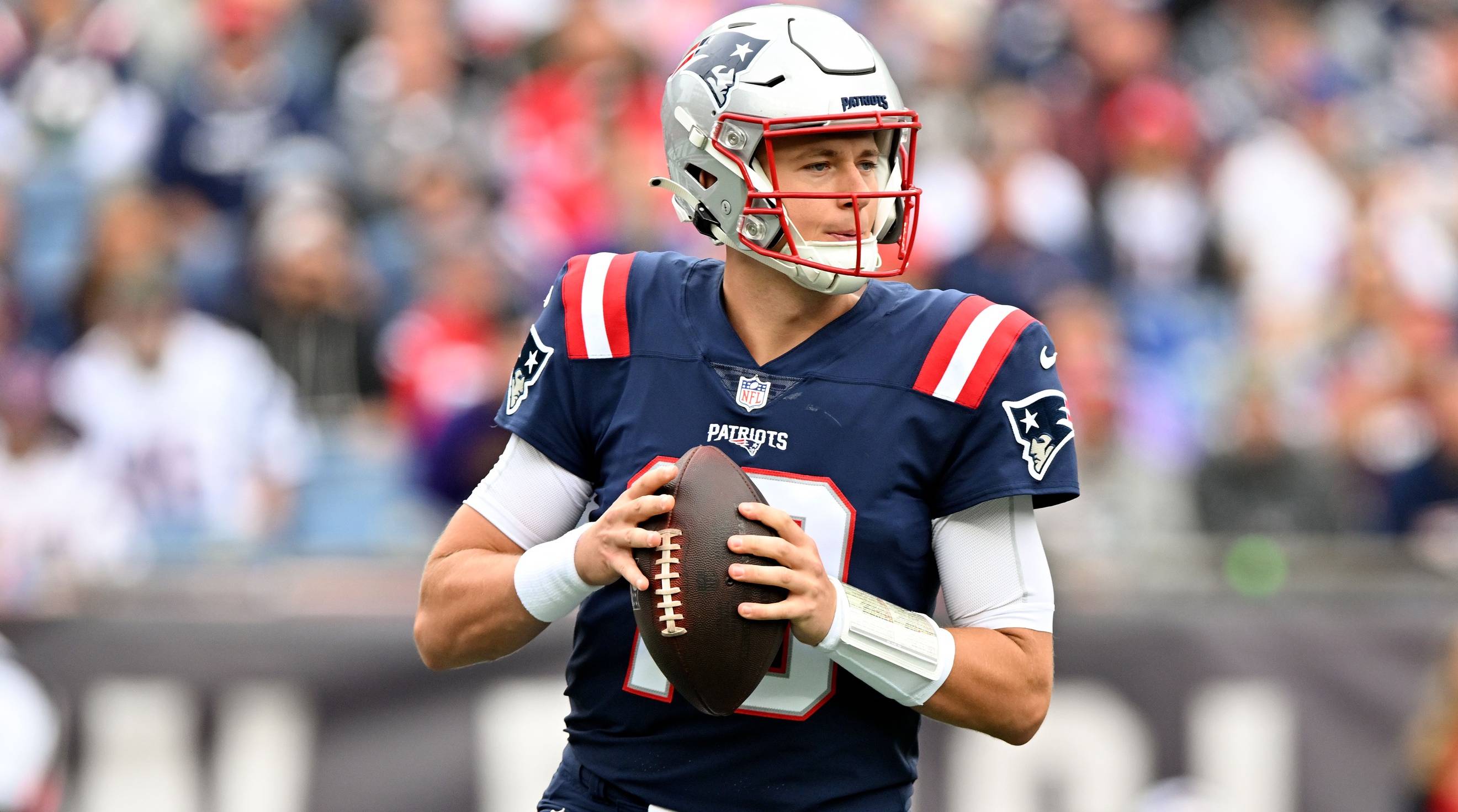 Mac Jones Monday Night Status Revealed In New England Patriots-Bears Injury  Report - Sports Illustrated New England Patriots News, Analysis and More