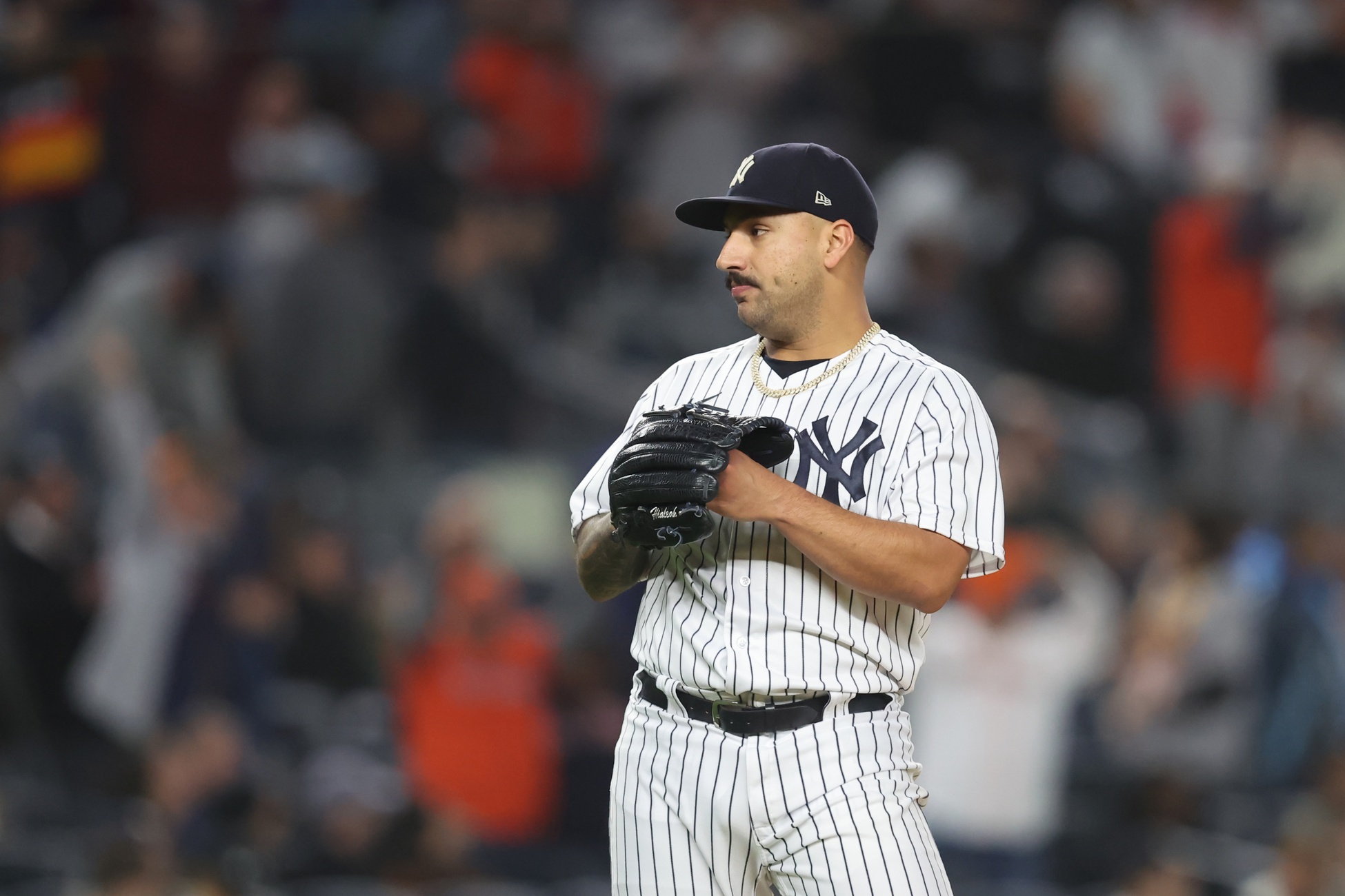 Cortes hurt, leaves after tying 3-run HR in ALCS Game 4