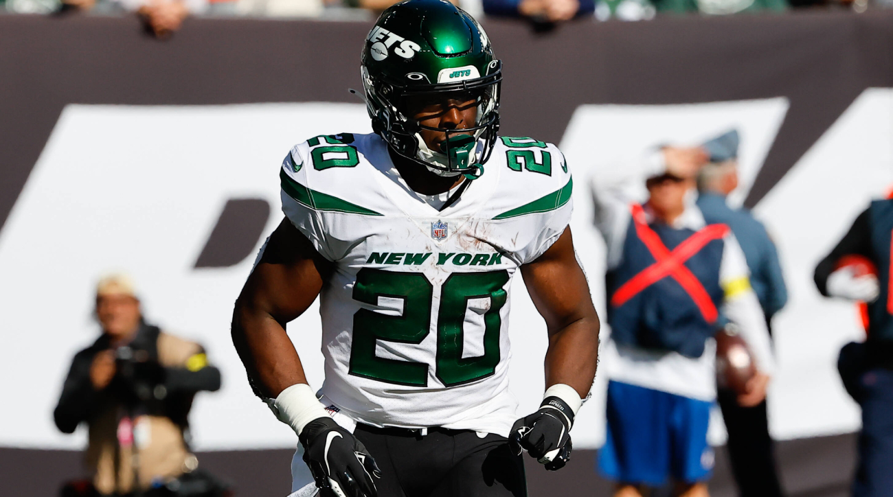 Jets RB Breece Hall Sustains ACL Tear