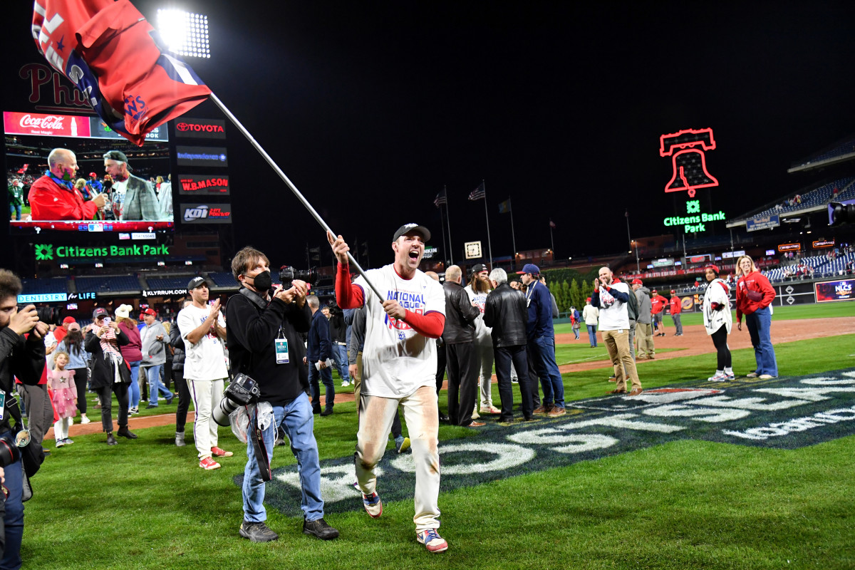 Philadelphia Phillies on X: Shake it off, shake it off   / X