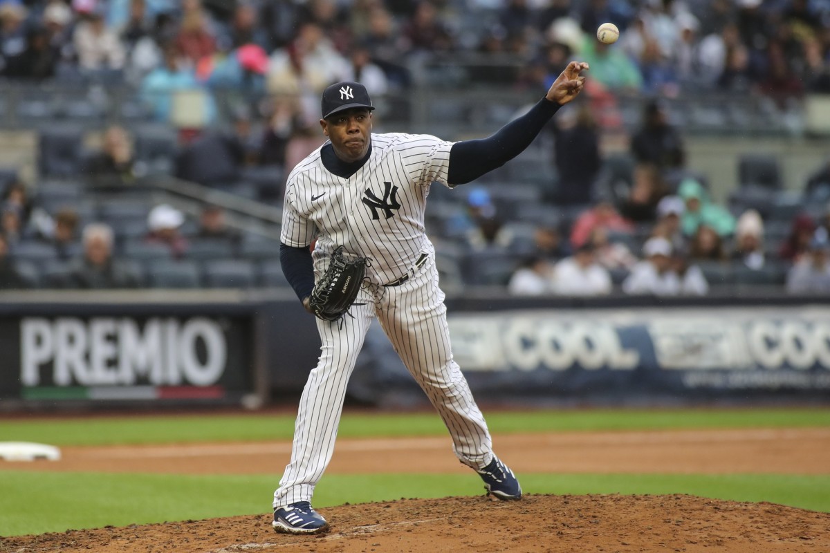 Jackson changes Yankees' fortunes by signing free agent contract