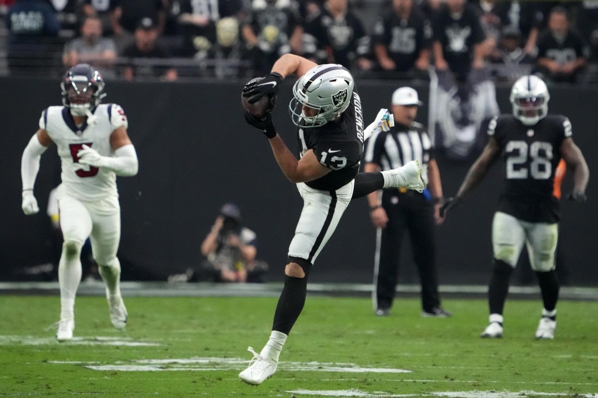 Raiders' Renfrow, Crosby finish strong against Broncos