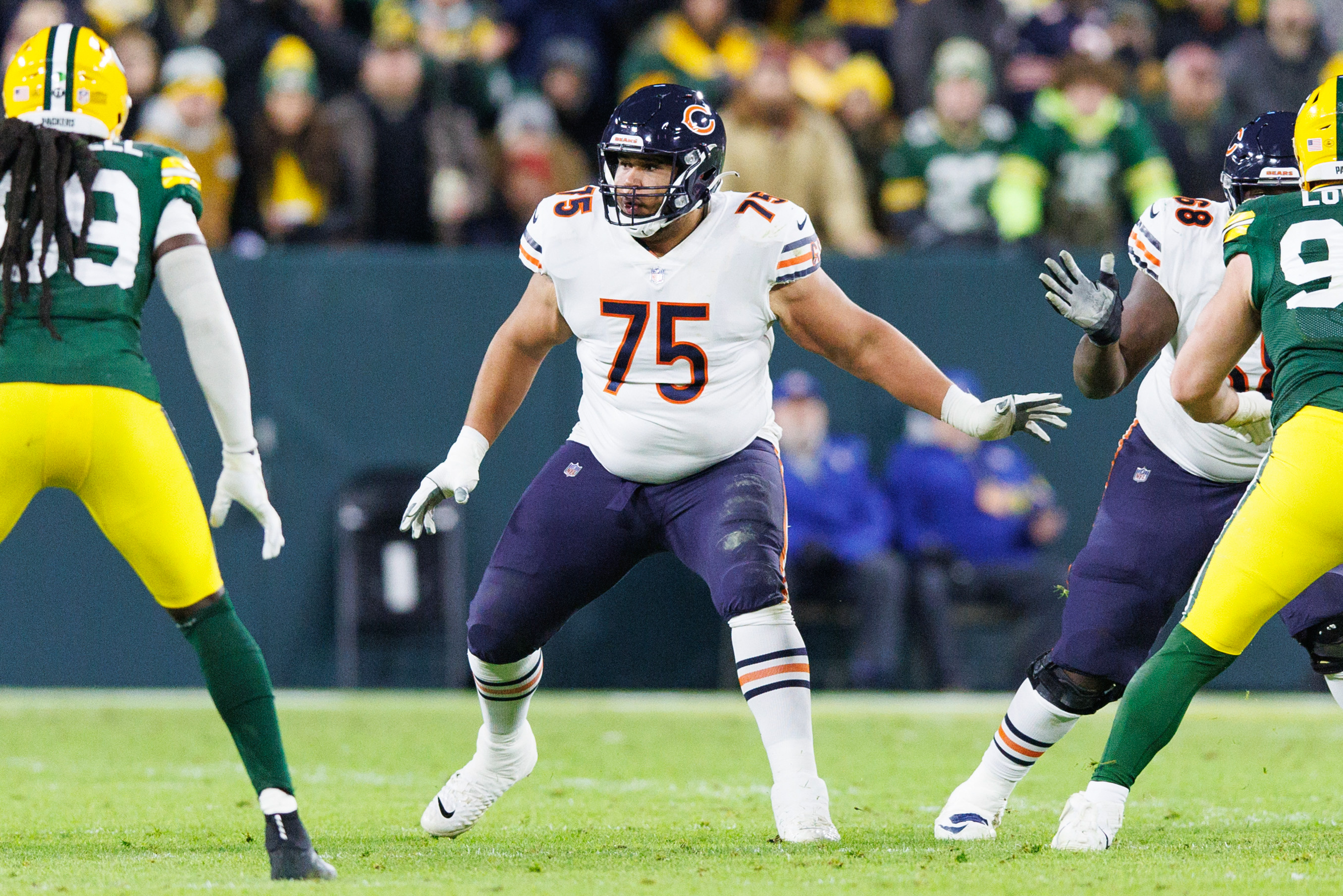 Another Chicago Bears offensive lineman on sidelines - Sports Illustrated Chicago  Bears News, Analysis and More