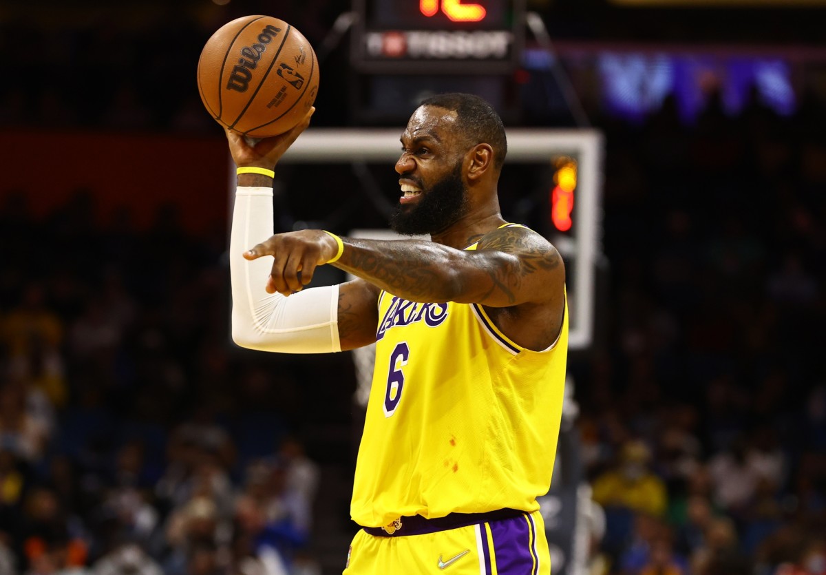 LeBron James' Injury Status For LakersTimberwolves Game Fastbreak on