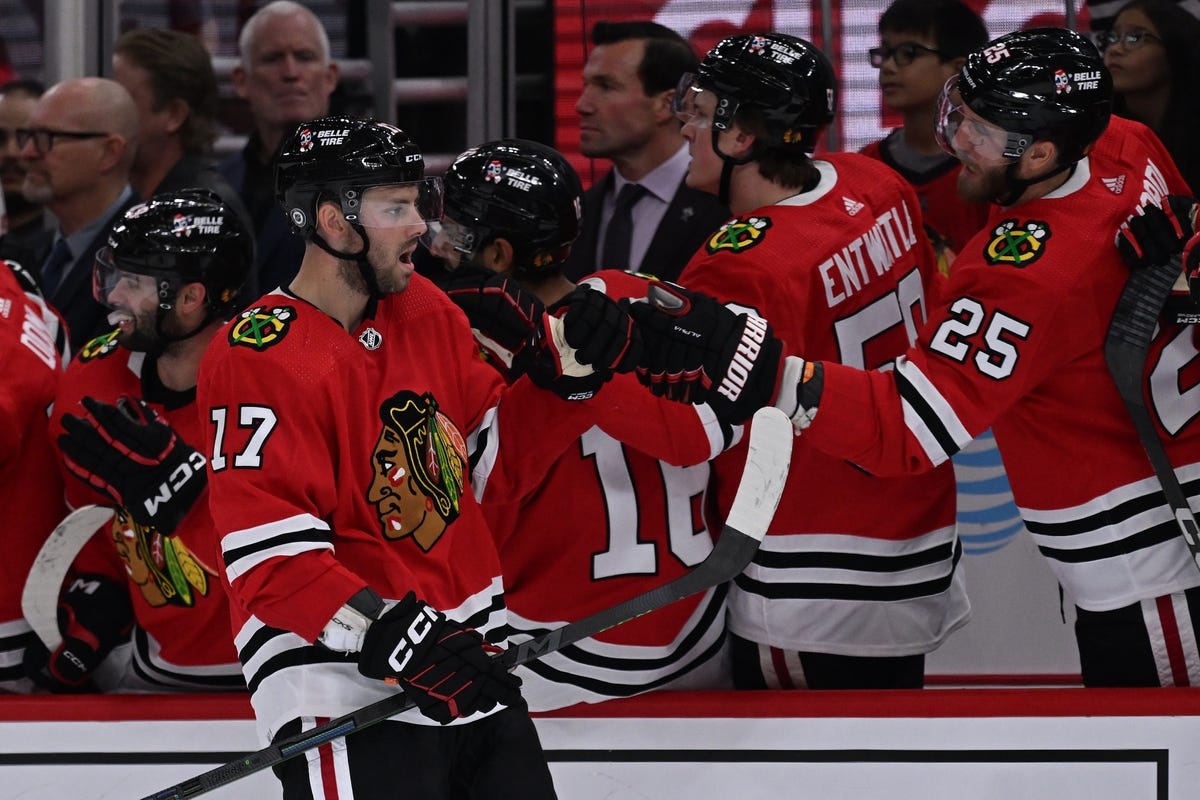 Watch Chicago Blackhawks at Vancouver Canucks Stream NHL live How to