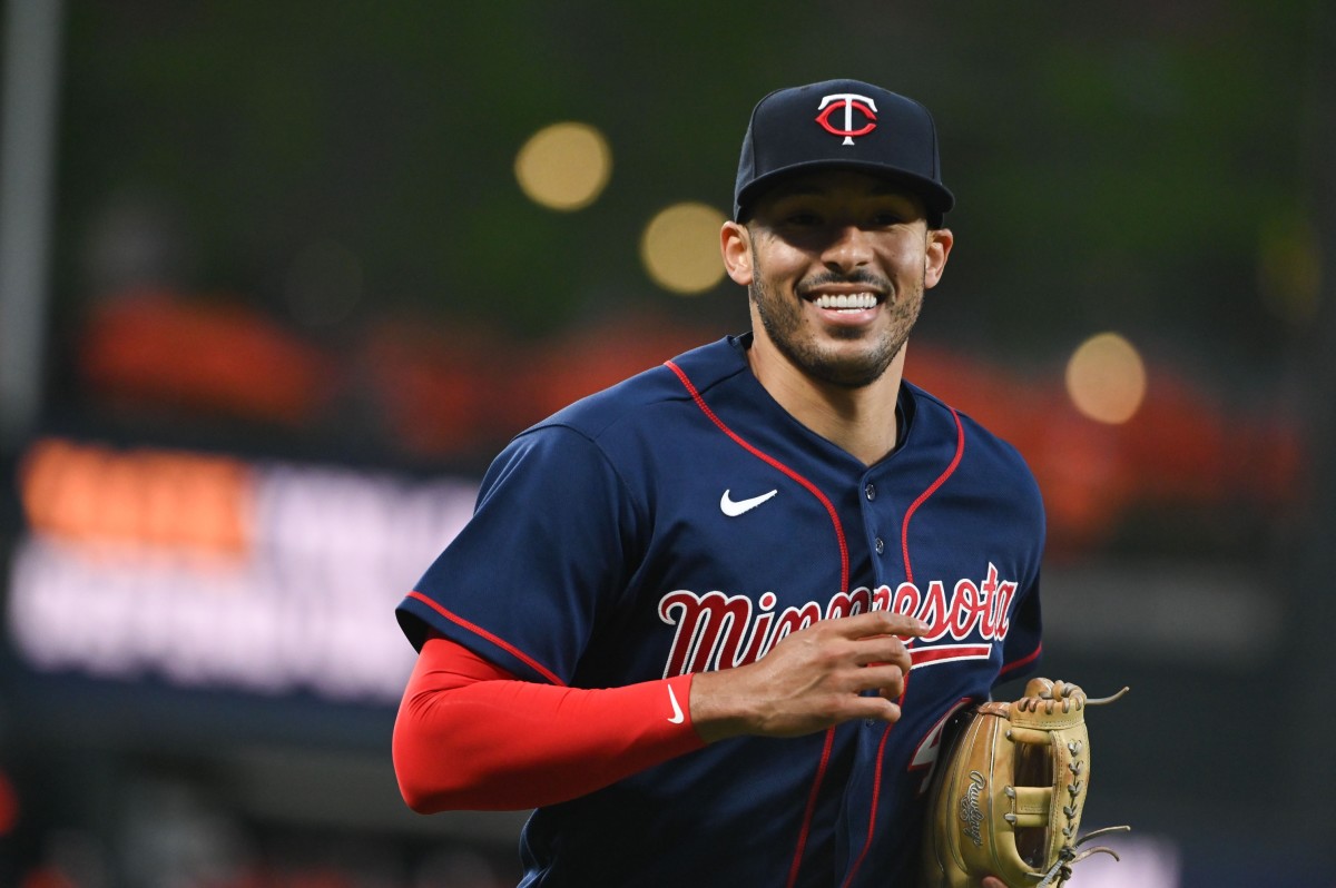 Dodgers keeping eye on Carlos Correa amid Trea Turner uncertainty